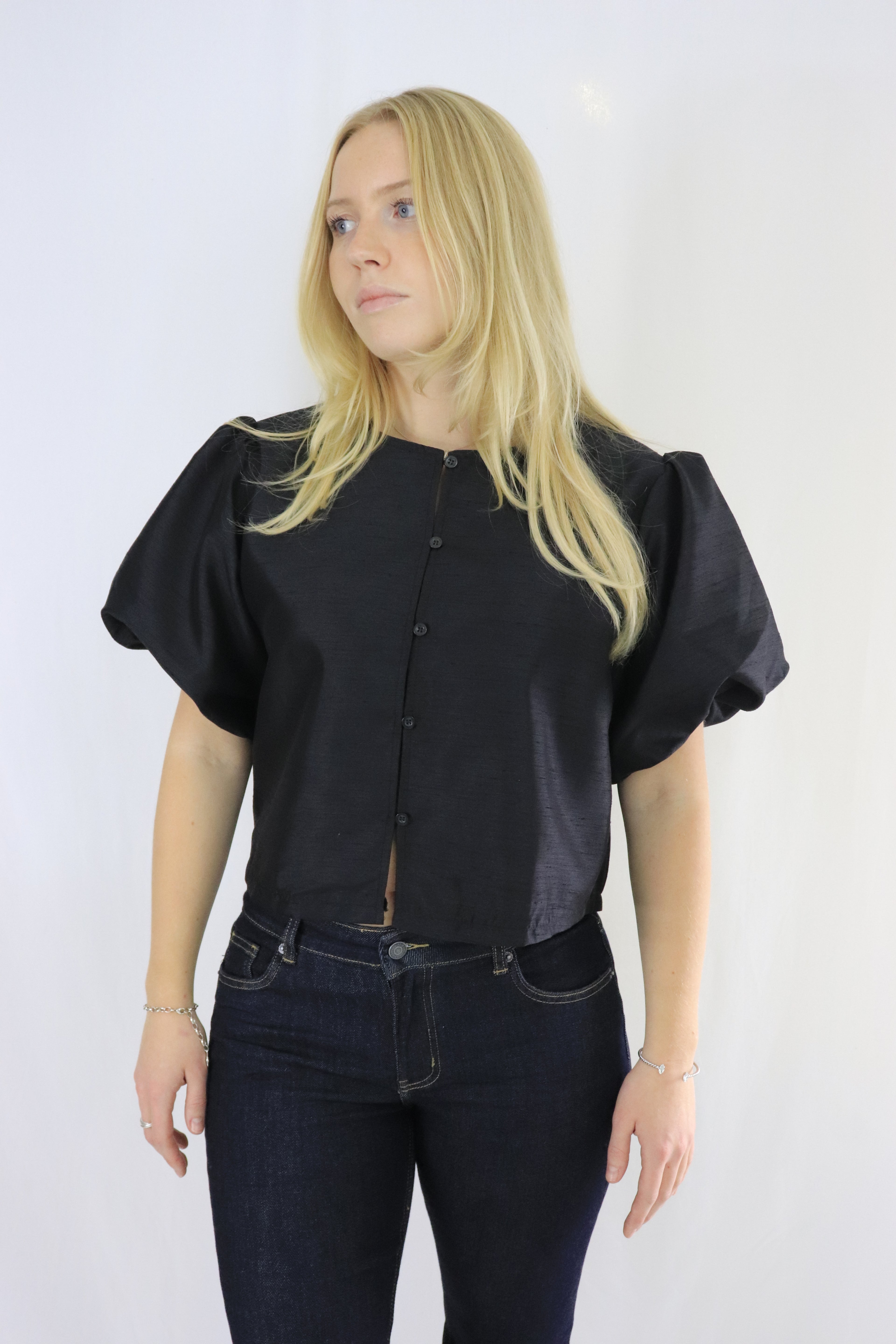 Balloon Sleeve Button Top - Svart