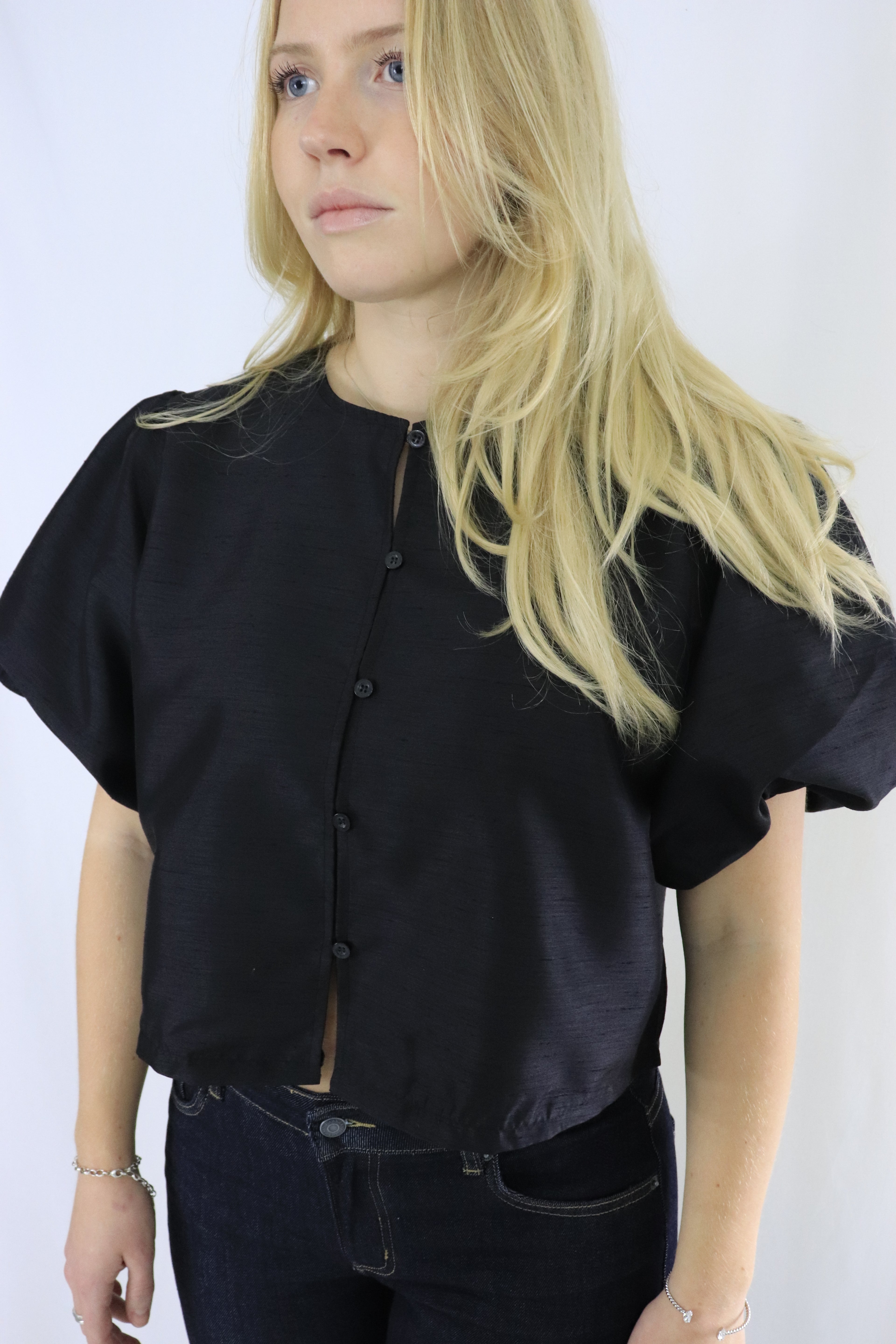 Balloon Sleeve Button Top - Svart