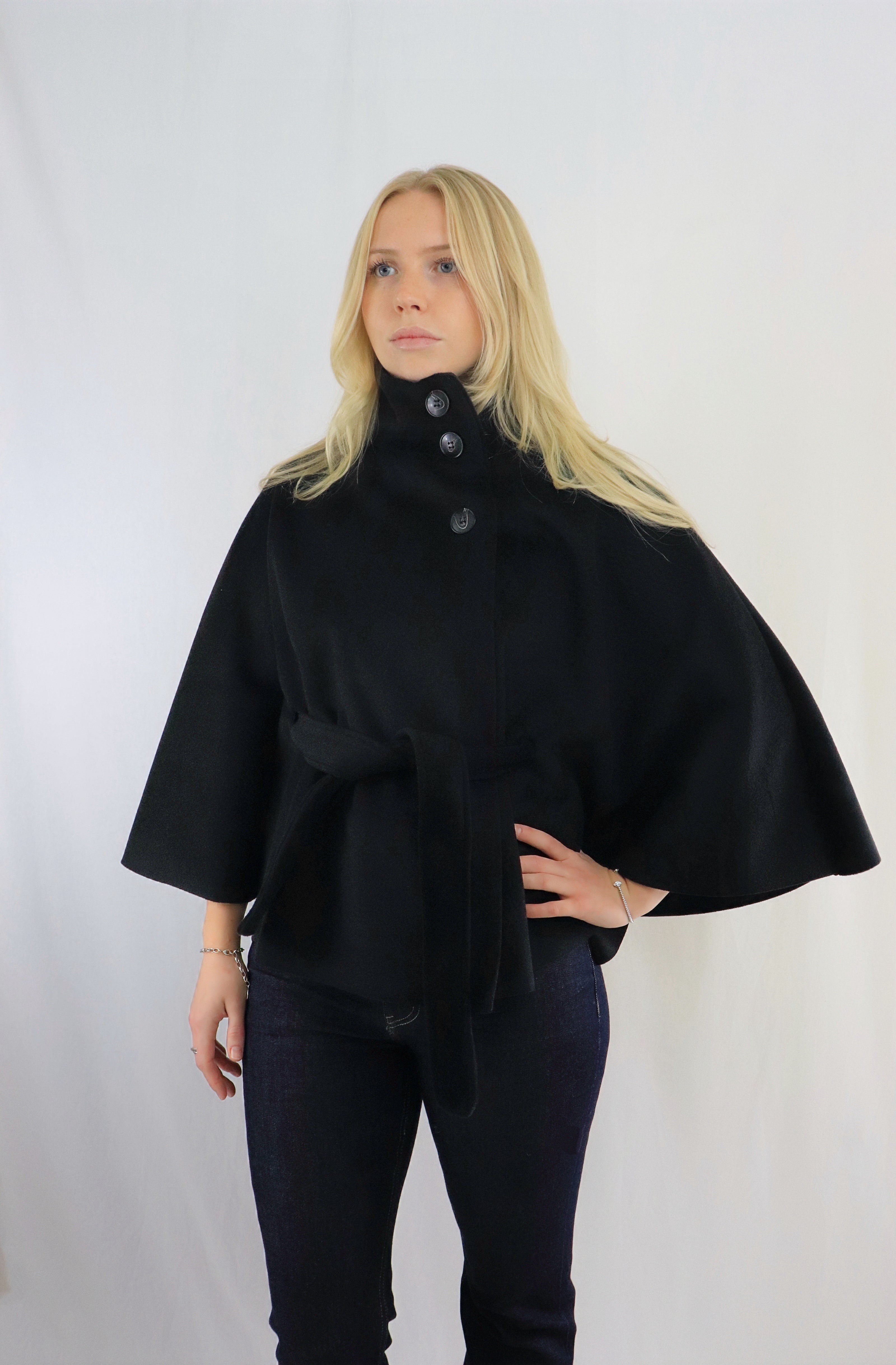Lova ponchojacka - Svart
