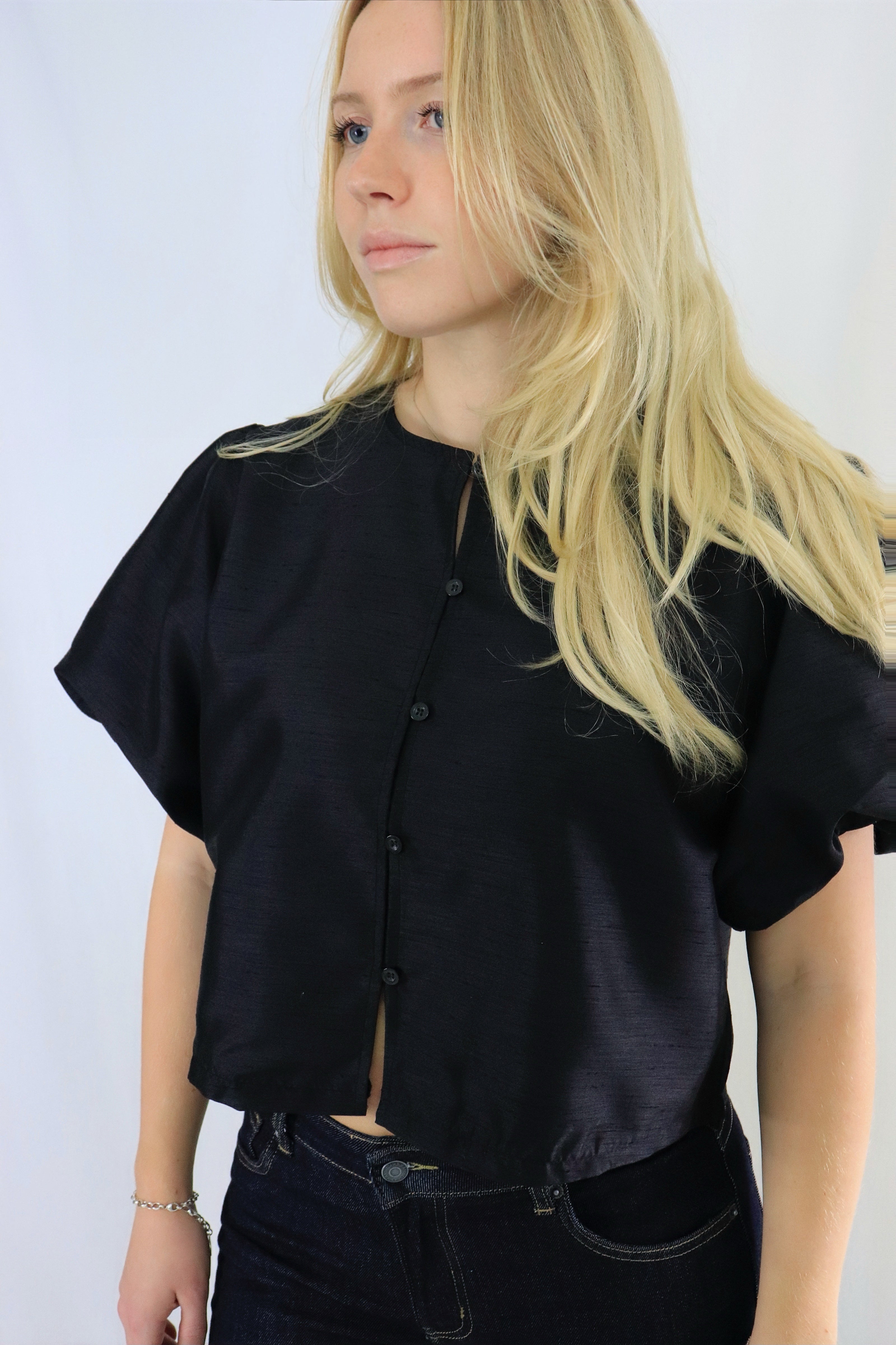Balloon Sleeve Button Top - Svart