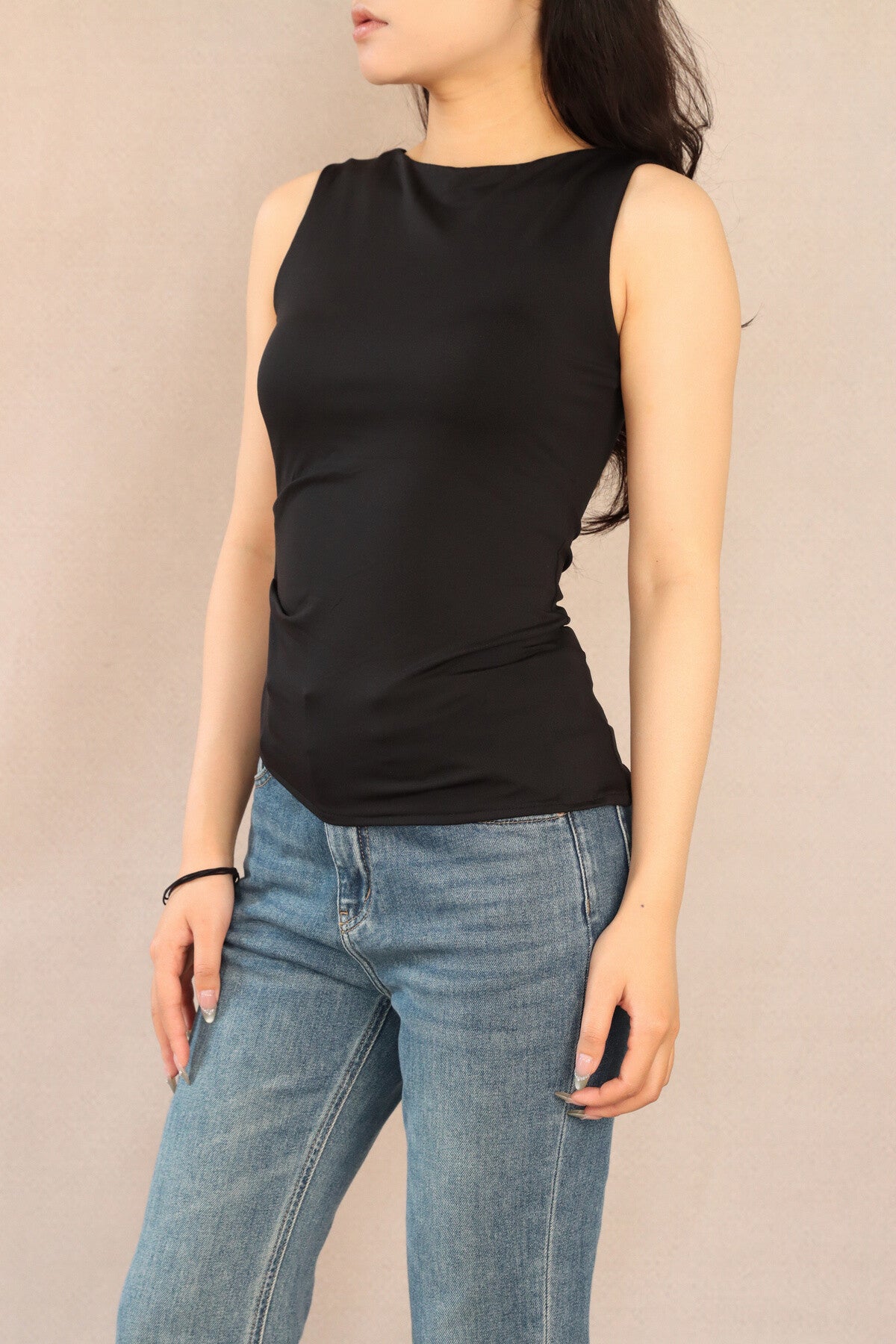 Asymmetrisk topp - Svart